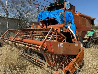 Laverda M132 Grain Harvester (No.J0948)