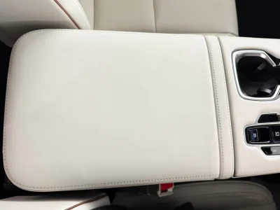 2025 Lexus LM 500h Version L 4WD