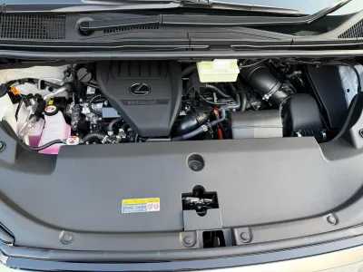 2025 Lexus LM 500h Version L 4WD