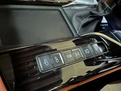 2025 Lexus LX 600 Executive 4WD (Gunmetallic)  (R05) (No-960688)