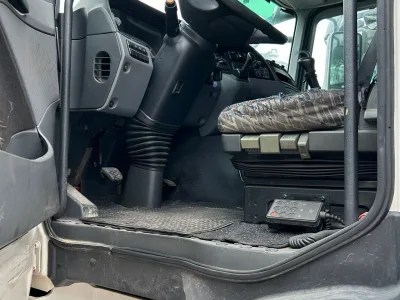 2008 MERCEDES BENZ 3355 6X4 TRACTOR UNIT (LHD) (No.200821)