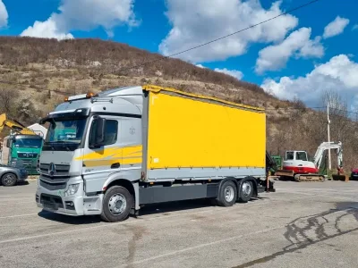 Mercedes-Benz ACTROS 2545L 6x2 with HIAB 155 E-5 Crane
