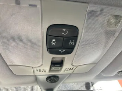 Mercedes-Benz E320 2002 (N0-J0689)