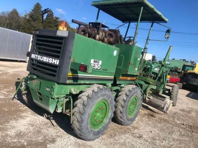 Mitsubishi Motor Grader MG230 (No.J0795)