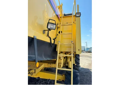 NEW HOLLAND TX67 COMBINE HARVESTER  (Two) (No.J0957)