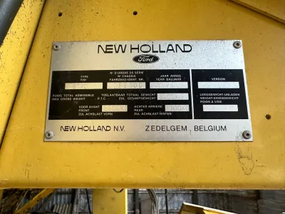NEW HOLLAND 8070 COMBINE HARVESTER (No.J0781)