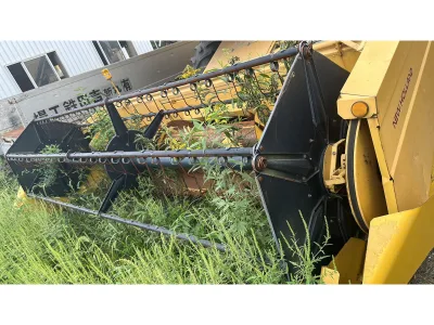 NEW HOLLAND TX30 (HST HYDRAULIC CONTROL) COMBINE HARVESTER (No.J0820)