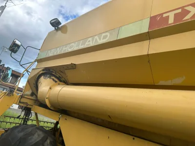 NEW HOLLAND TX30 (HST HYDRAULIC CONTROL) COMBINE HARVESTER (No.J0820)