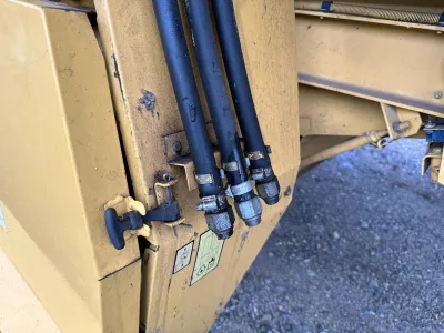 NEW HOLLAND TX36 Combine Harvester with Drivable HST control propler shaft nitrogen break system (No.J0837)