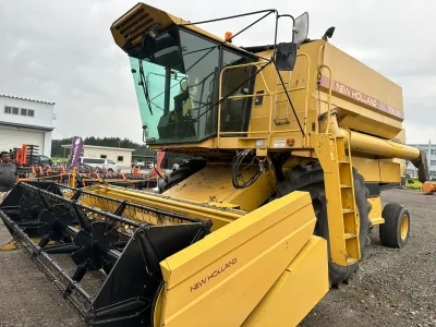 NEW HOLLAND TX36 Combine Harvester with Drivable HST control propler shaft nitrogen break system (No.J0837)