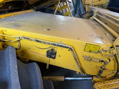 NEW HOLLAND TX67 COMBINE HARVESTER (No.J0955)