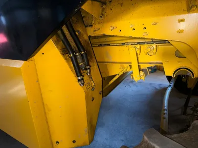 NEW HOLLAND TX67 COMBINE HARVESTER (No.J0955)