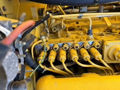 NEW HOLLAND TX67 COMBINE HARVESTER  (Two) (No.J0957)