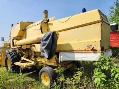 New Holland 8050 Combine Harvester (No.J0885)