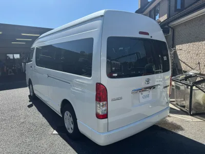 2025 Toyota Hiace Grand Cabin – 10 Seater (14 Seater Convertible)