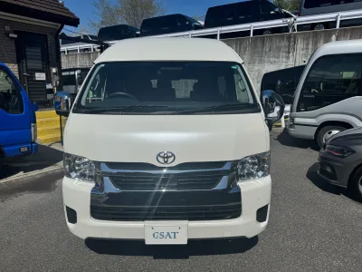 2025 Toyota Hiace Grand Cabin – 10 Seater (14 Seater Convertible)