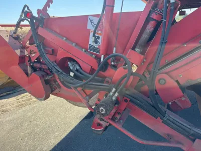 PMC G8-3300 COMBINE HARVESTER