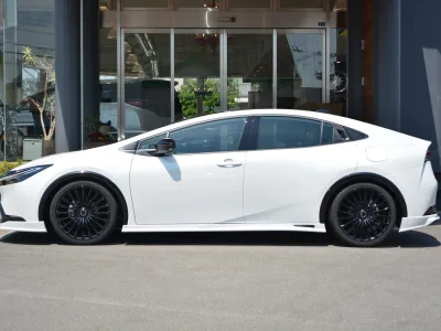 2025 TOYOTA PRIUS 2.0 Z ZEUS Aero Package
