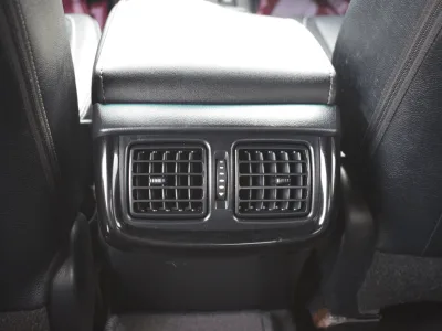 Toyota HiLux Rogue ( No-830696)