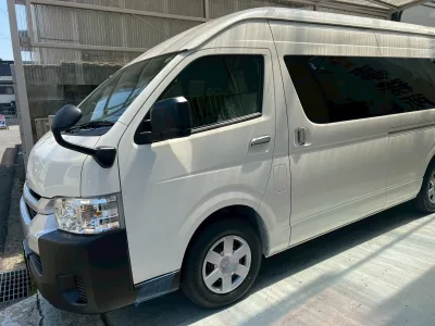 2025 Toyota Hiace Commuter 2.8 GL Diesel Turbo – 14-Seater
