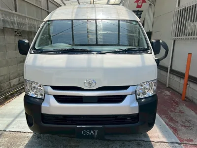 2025 Toyota Hiace Commuter 2.8 GL Diesel Turbo – 14-Seater