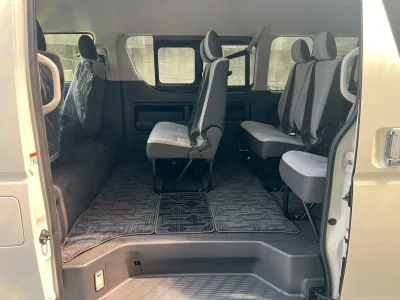 2025 Toyota Hiace Commuter 2.8 GL Diesel Turbo – 14-Seater