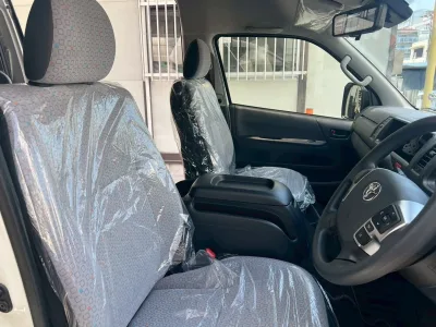 2025 Toyota Hiace Commuter 2.8 GL Diesel Turbo – 14-Seater