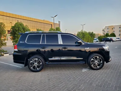 2018 Toyota Land Cruiser 8 seater V8 engine  (No-830714)