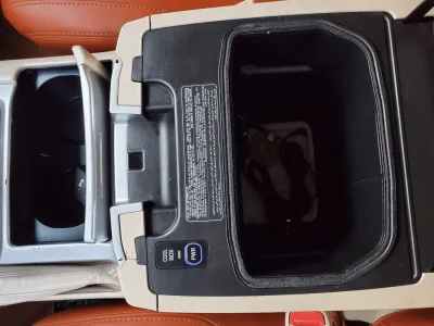 2018 Toyota Land Cruiser 8 seater V8 engine  (No-830714)