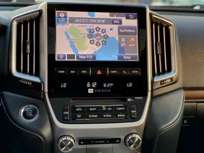 Toyota Land Cruiser  5.7L VXR (No-830715)