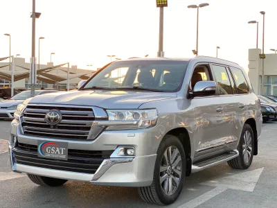 Toyota Land Cruiser  5.7L VXR (No-830715)