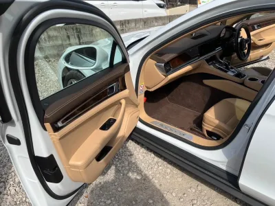2018 Porsche Panamera 2.9L V6 Twin Turbo (No.J1051)