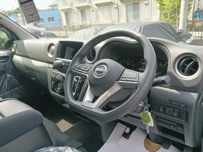 2025 Nissan Caravan 2.5L Gasoline 14 seater